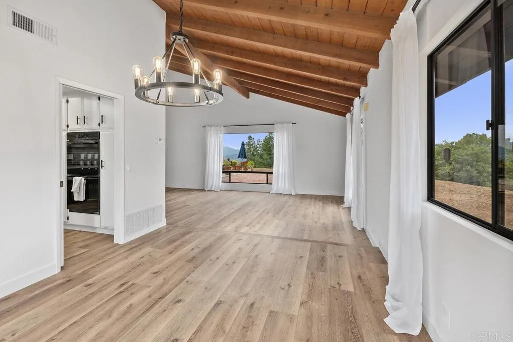 https://cdn.realtyfeed.com/cdn/127/306433642/dd1c7a0652d1d4fb2480fa9b9efc1ef5.webp