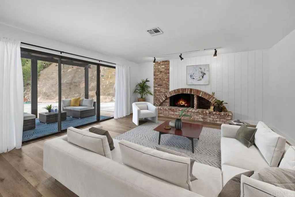 https://cdn.realtyfeed.com/cdn/127/306433642/e8737239a3303a2ddf3604f95772563a.webp