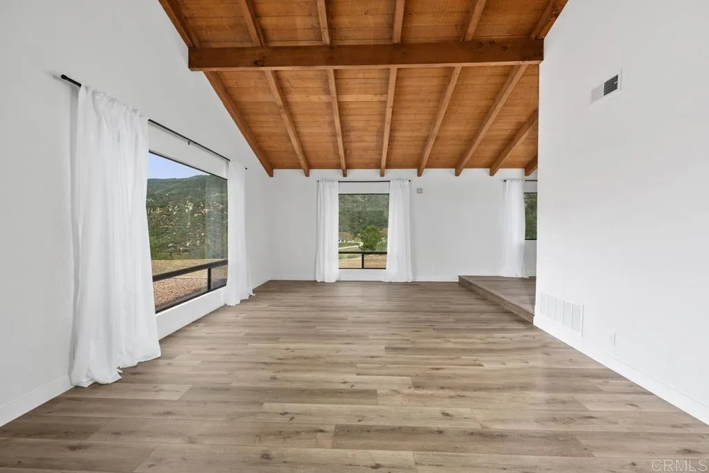 https://cdn.realtyfeed.com/cdn/127/306433642/ef866e9641578c0a0dec40e65a8bfdd5.webp