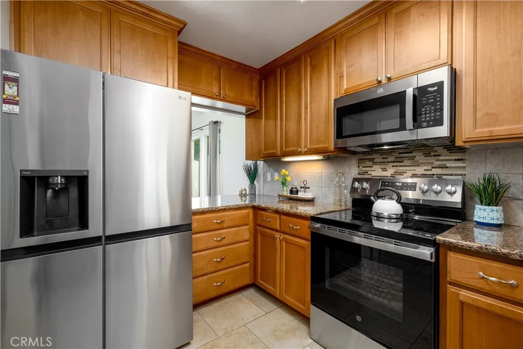 Photo #2: SW25096060 Listing 