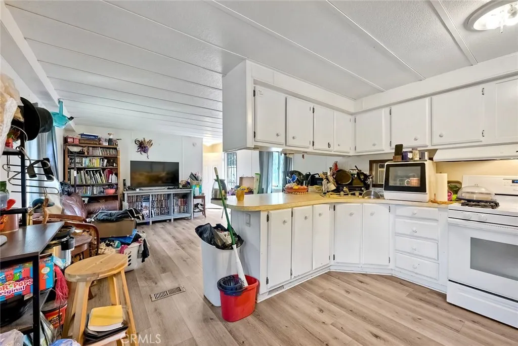 https://cdn.realtyfeed.com/cdn/127/306433802/1a80899c4946739fb8ccc40e5b5891fd.webp
