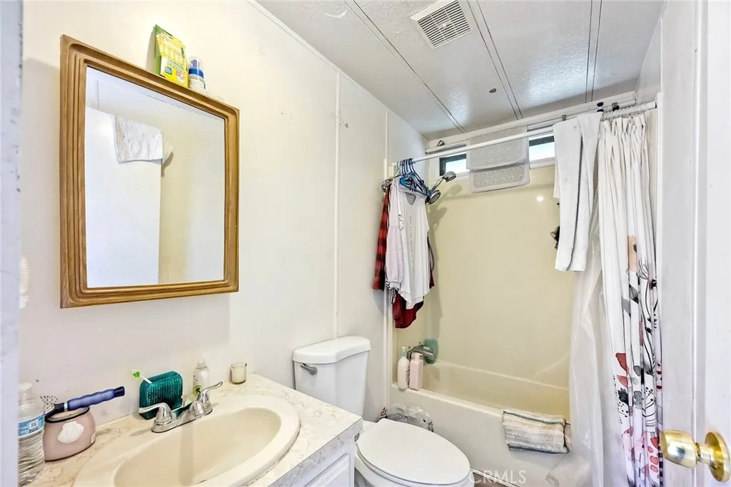 https://cdn.realtyfeed.com/cdn/127/306433802/c9aef2f0007816a41d38dd5d139a220b.webp