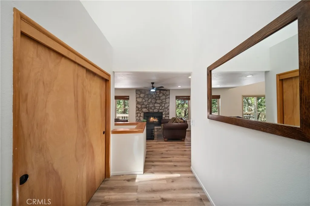 574 Mill Court, Lake Arrowhead, Ca 92352 - Photo 3 of 33, Lake Arrowhead, CA