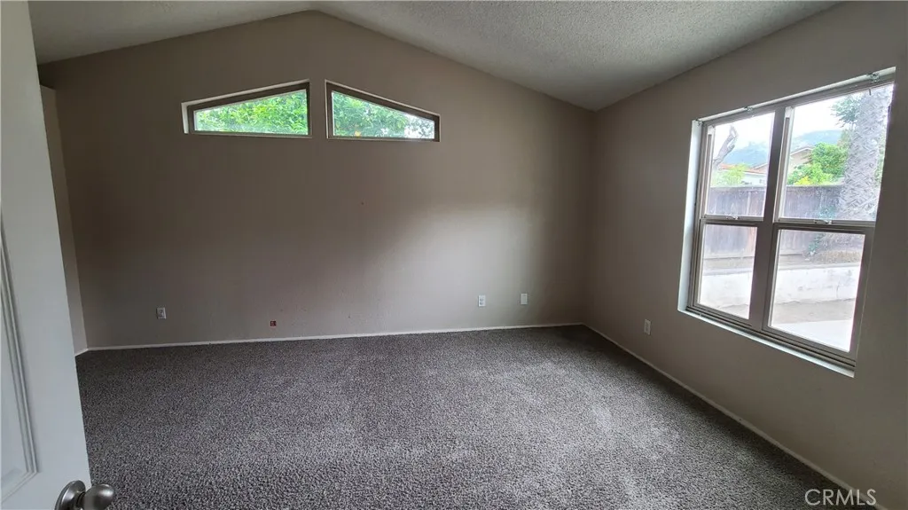 https://cdn.realtyfeed.com/cdn/127/306434236/21efec42d9ba224429e6e4616e3d90f7.webp