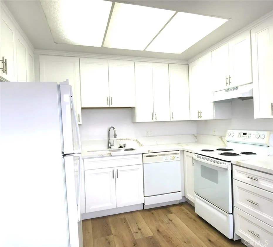 Photo #4: OC25100965 Listing 