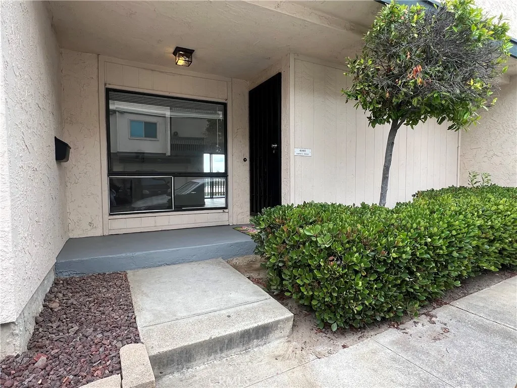 Photo #2: OC25100965 Listing 