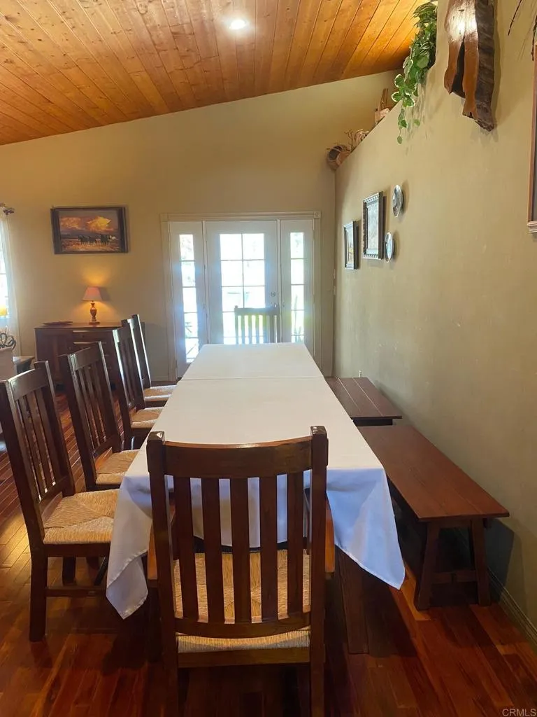https://cdn.realtyfeed.com/cdn/127/306434640/637d0ef7c83a9d7c99e2b4a40586fd92.webp