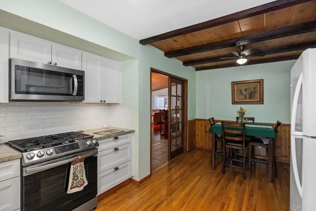 https://cdn.realtyfeed.com/cdn/127/306434640/b6e6e5ac6d1f9ba46d1e07e89426294f.webp