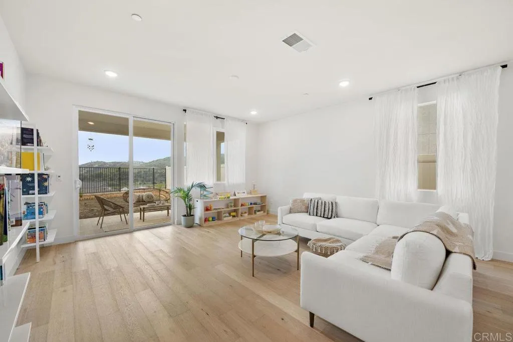 https://cdn.realtyfeed.com/cdn/127/306434823/08b67dc8098a7490eb671cadff26bb33.webp
