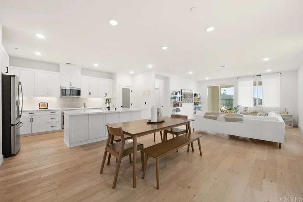 https://cdn.realtyfeed.com/cdn/127/306434823/226826dd7ac1133f8b5e38db3b8823d2.webp