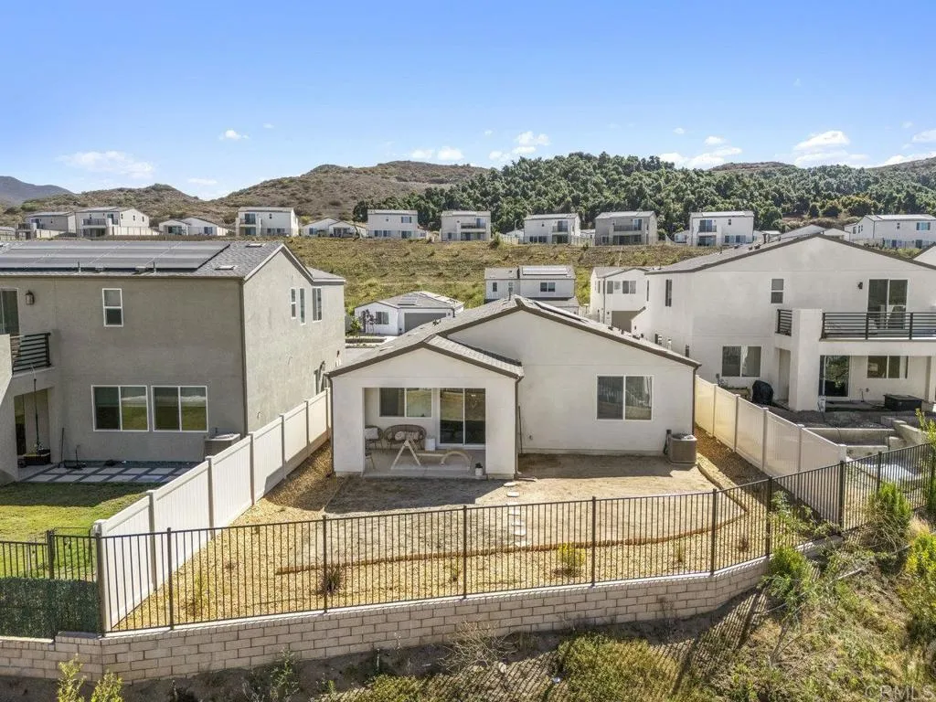 https://cdn.realtyfeed.com/cdn/127/306434823/2d1b75b59812fd05d7f8464856efb041.webp