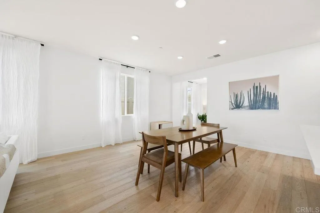 https://cdn.realtyfeed.com/cdn/127/306434823/3ad860a1fcfb350de1270b785c51af56.webp