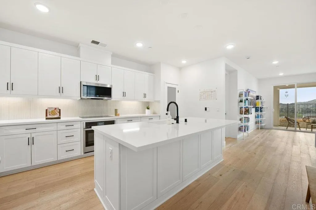 https://cdn.realtyfeed.com/cdn/127/306434823/c8f897a5a463b909eca7e263e58c9e2b.webp