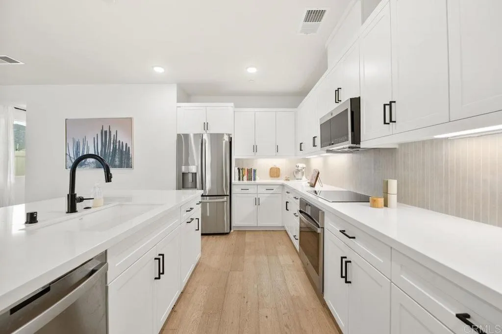 https://cdn.realtyfeed.com/cdn/127/306434823/d8439f540885ae287b29b8c32788ef2b.webp
