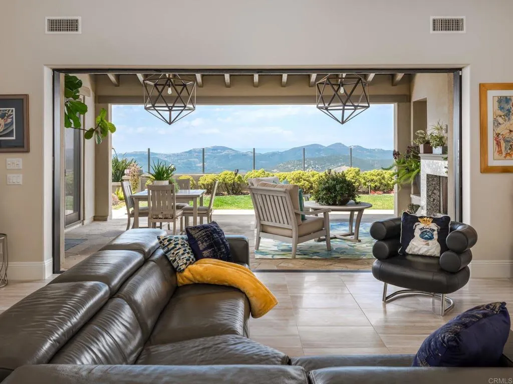 https://cdn.realtyfeed.com/cdn/127/306434899/b5d4fbf7a97d5bdacda5a81ca356fb2a.webp