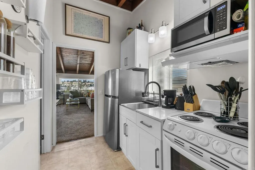 https://cdn.realtyfeed.com/cdn/127/306435033/135126a80e8a0295b585479a2876c292.webp