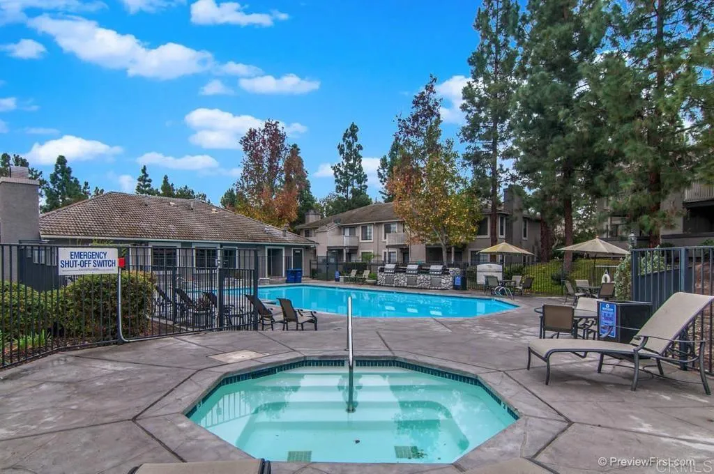 https://cdn.realtyfeed.com/cdn/127/306435077/0734ec951bf24f8235c78c12160a2bcc.webp