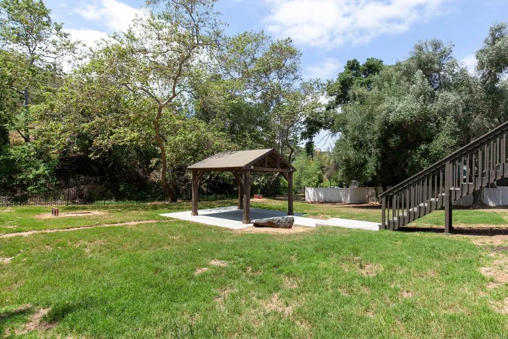 https://cdn.realtyfeed.com/cdn/127/306435206/efee2594d24370c9f731f6cf265f4b80.webp