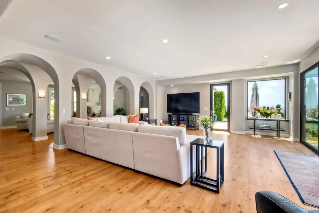 https://cdn.realtyfeed.com/cdn/127/306435487/c70c597672b0250921d498d6fd7ab0cb.webp