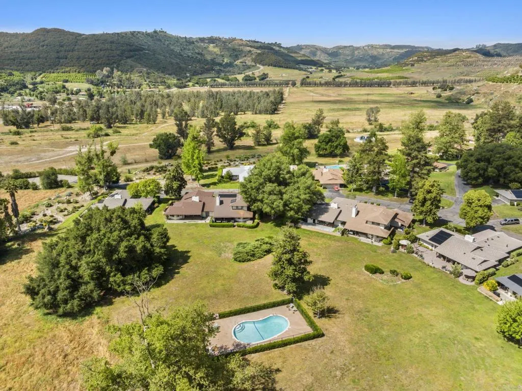 https://cdn.realtyfeed.com/cdn/127/306435566/5191b8f01157e4da891ae0eac20ecb63.webp