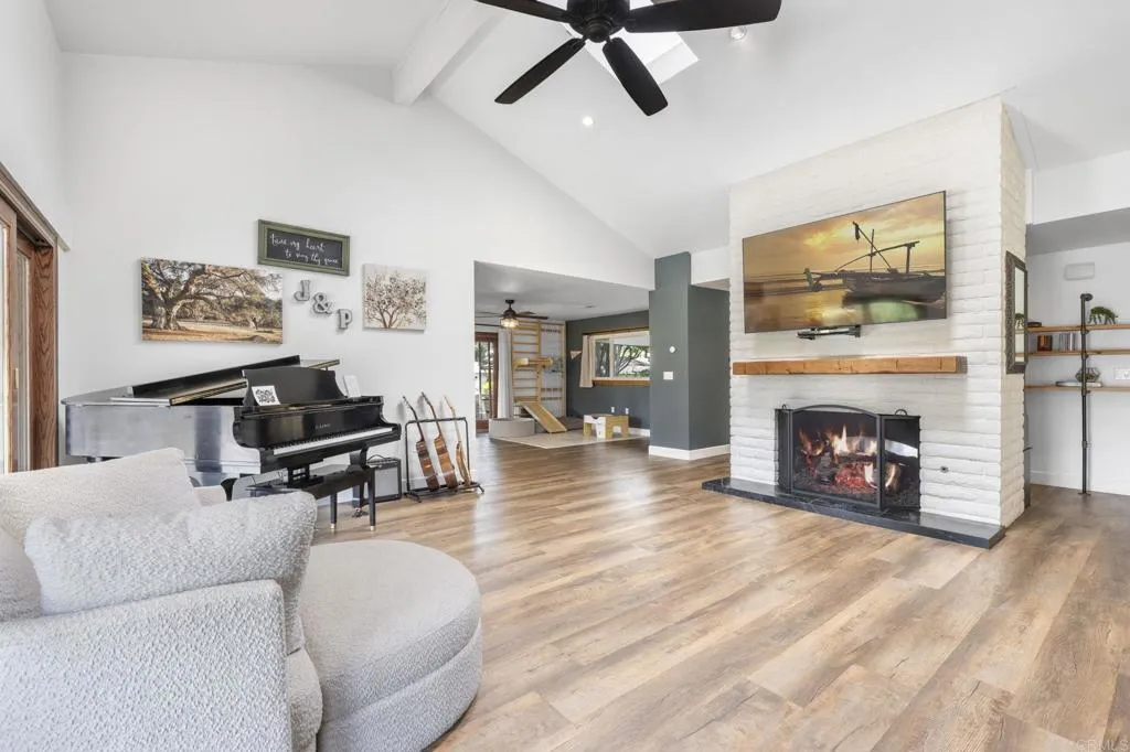 https://cdn.realtyfeed.com/cdn/127/306435566/87e95171d7999f0b633e85739eb25e08.webp