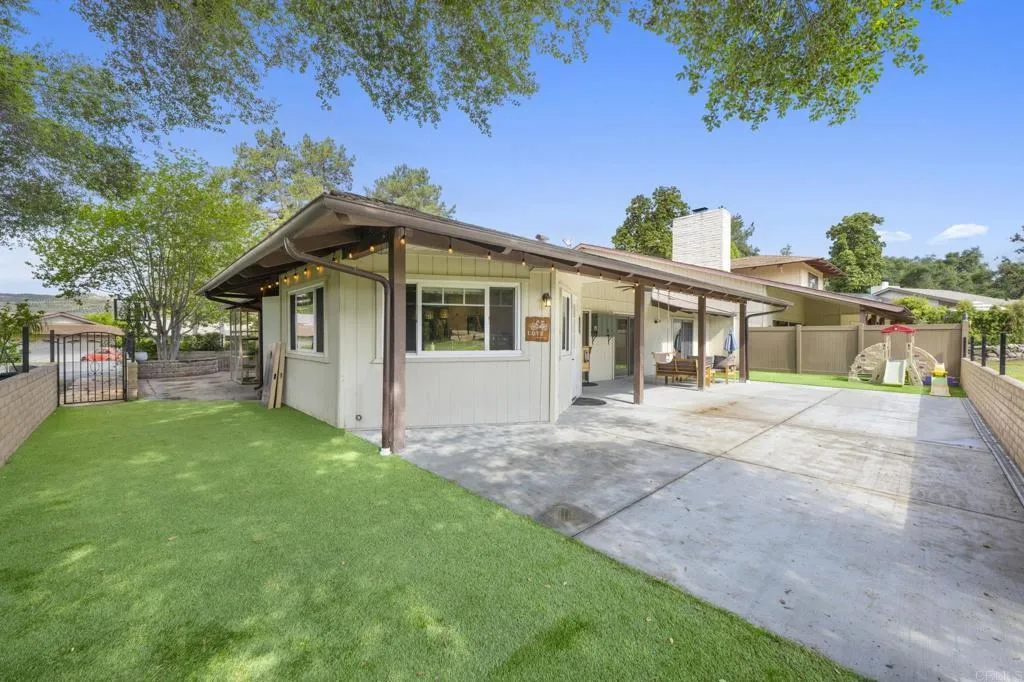 https://cdn.realtyfeed.com/cdn/127/306435566/a0e29979130771ad769ac4d80971a43e.webp