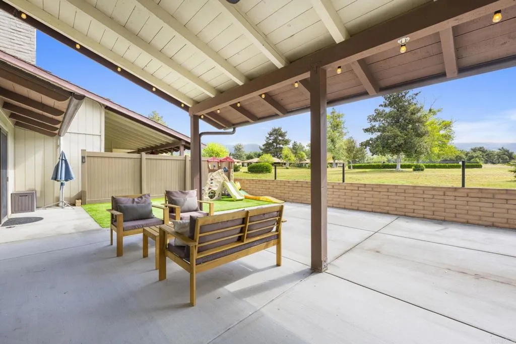 https://cdn.realtyfeed.com/cdn/127/306435566/ce70f1ddad1c82af1c1c6a81d0632ba8.webp