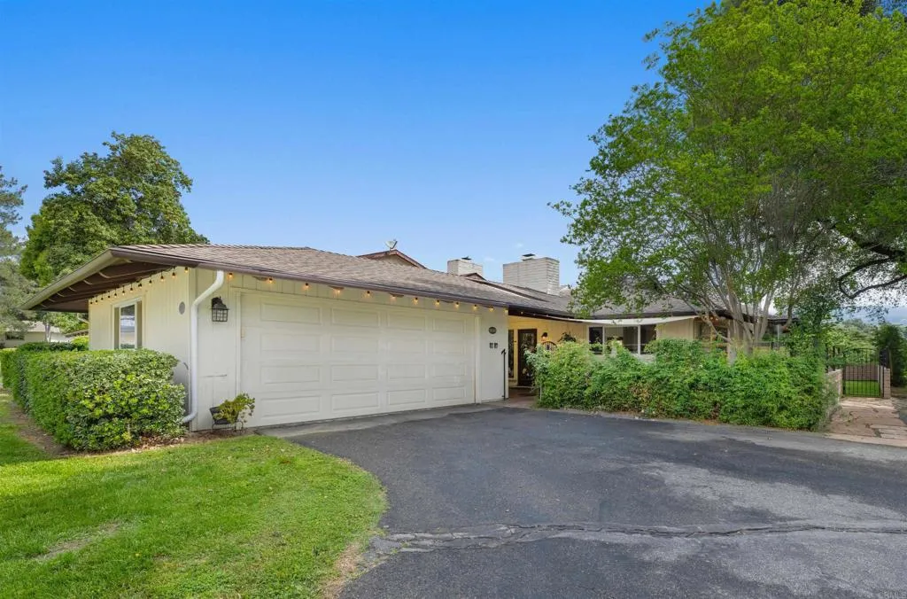 https://cdn.realtyfeed.com/cdn/127/306435566/f6cf7fede95adf61ddd2e41e8c095a9f.webp
