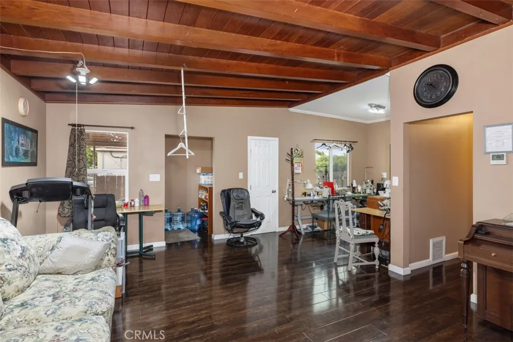 https://cdn.realtyfeed.com/cdn/127/306435612/0b431ab094baada3e30910f13605938d.webp