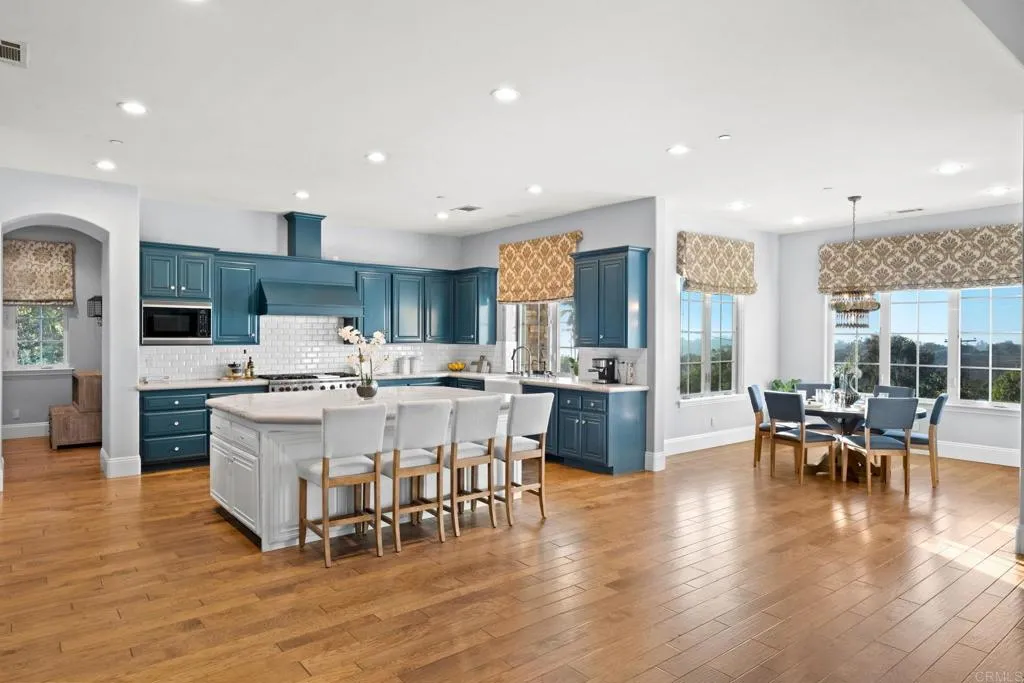 https://cdn.realtyfeed.com/cdn/127/306435774/259efe6f9edd2c22ecaa7c9d99e5cd52.webp