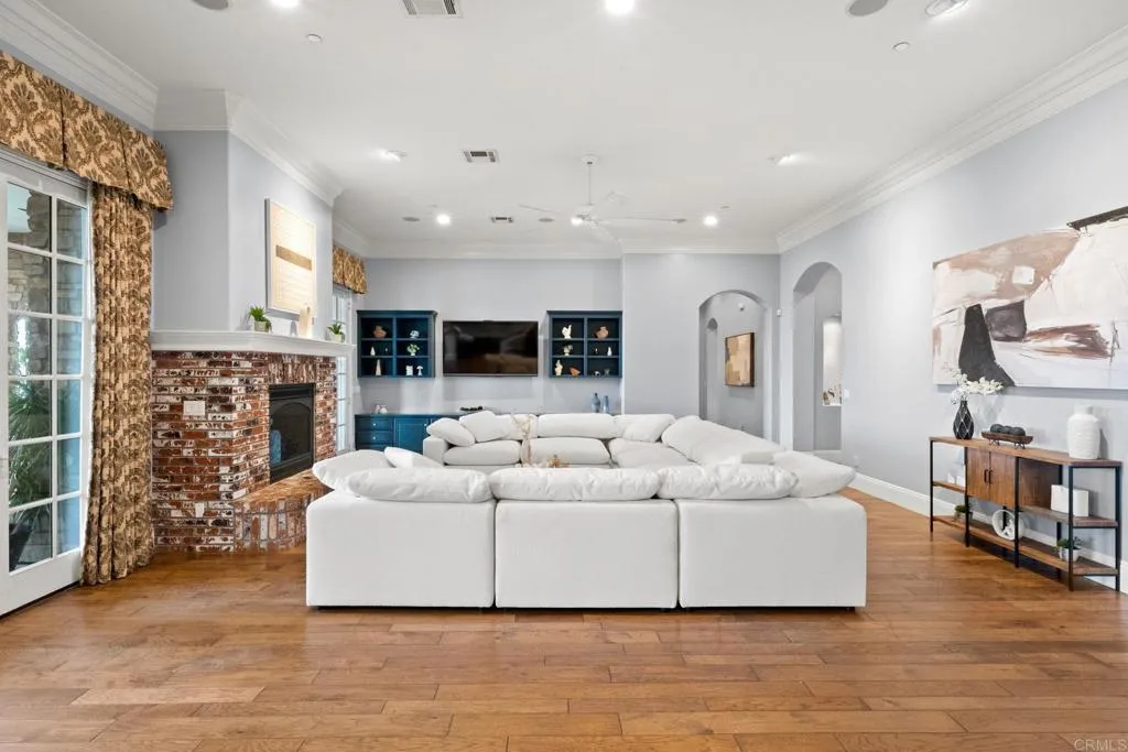 https://cdn.realtyfeed.com/cdn/127/306435774/52edae803dd3063e38a7eb99256e253b.webp