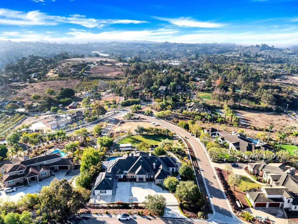 https://cdn.realtyfeed.com/cdn/127/306435774/5611532278271efe2d75d9ccdfe7206b.webp