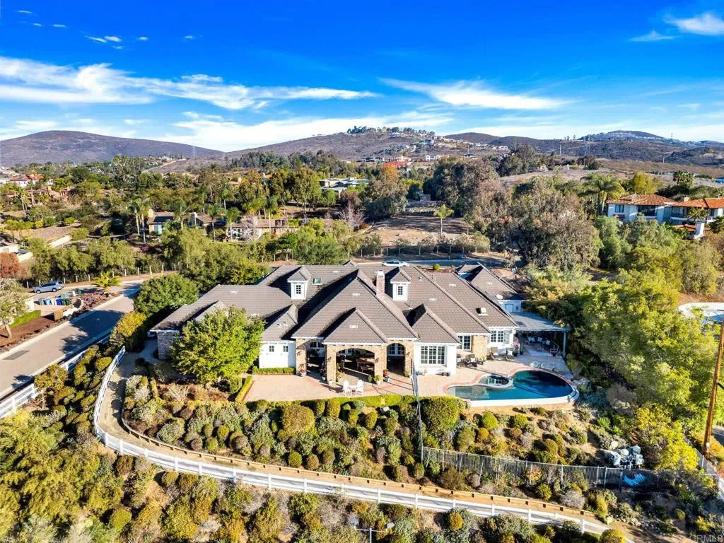 https://cdn.realtyfeed.com/cdn/127/306435774/62ae4d65938115be99b5cf216557a9d2.webp