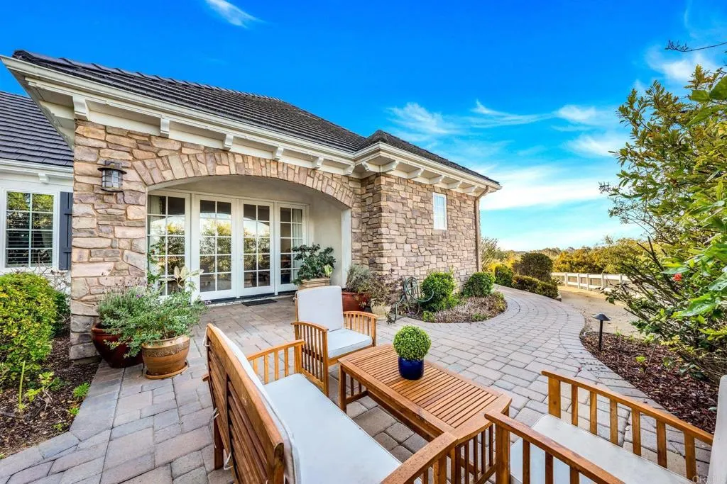 https://cdn.realtyfeed.com/cdn/127/306435774/77515e3244fe38dd7c2c207c1c5e76e4.webp