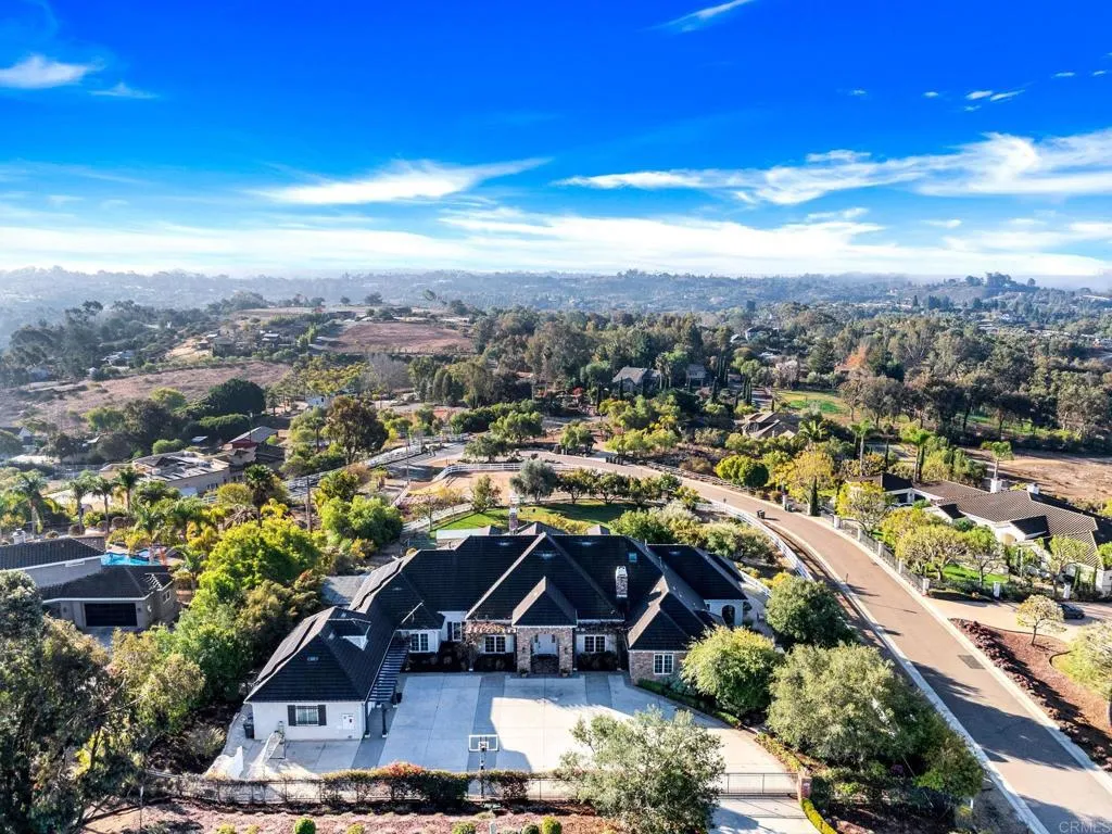 https://cdn.realtyfeed.com/cdn/127/306435774/89ec97f9c0c7669bcae9068a11199b4d.webp