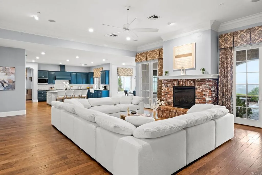 https://cdn.realtyfeed.com/cdn/127/306435774/b356fe599417c0ef7b3f3a75348490a1.webp