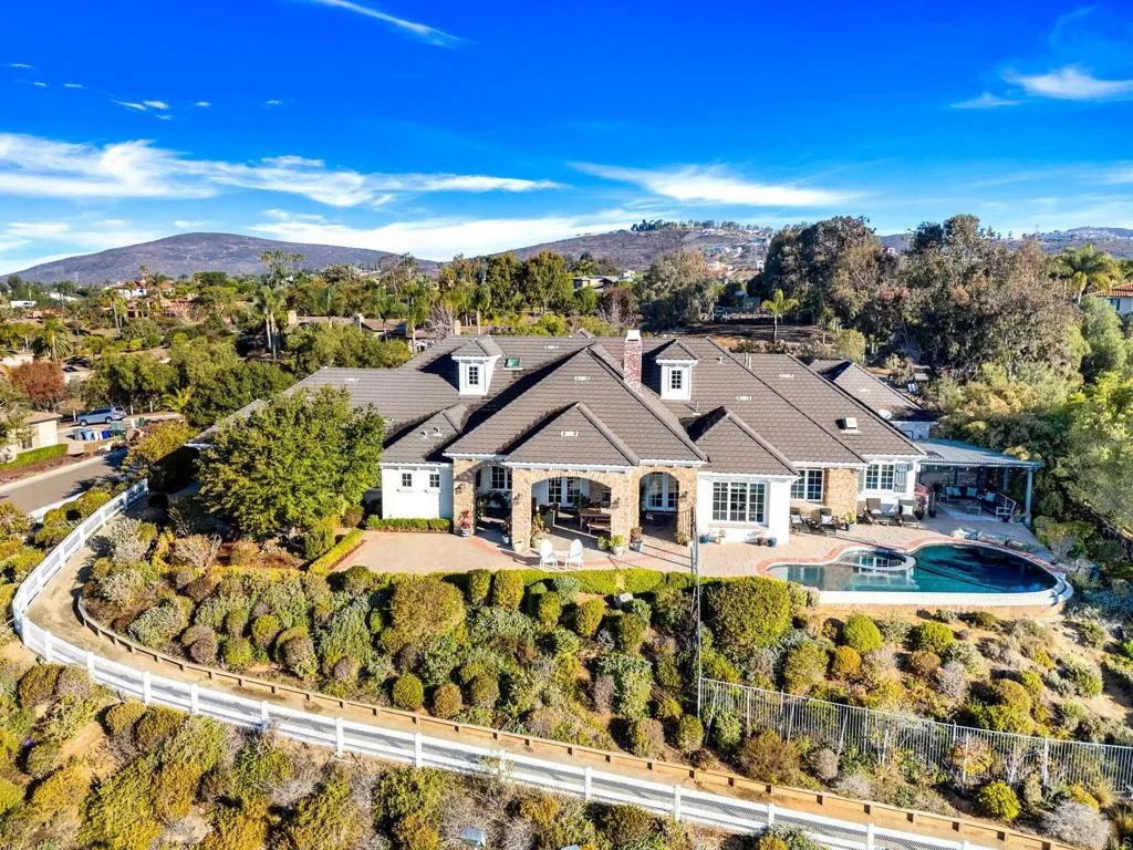 https://cdn.realtyfeed.com/cdn/127/306435774/e4983d542fda349598887fe1848cbd46.webp
