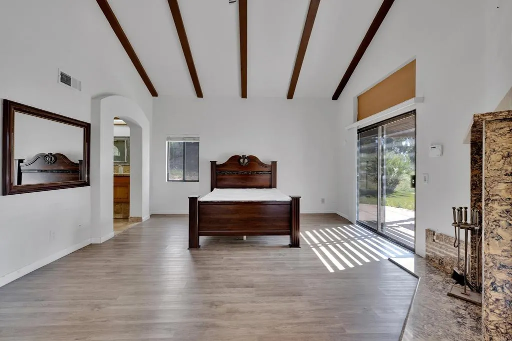 https://cdn.realtyfeed.com/cdn/127/306435915/413f6f6fa708c6d93d7d661578c82e29.webp