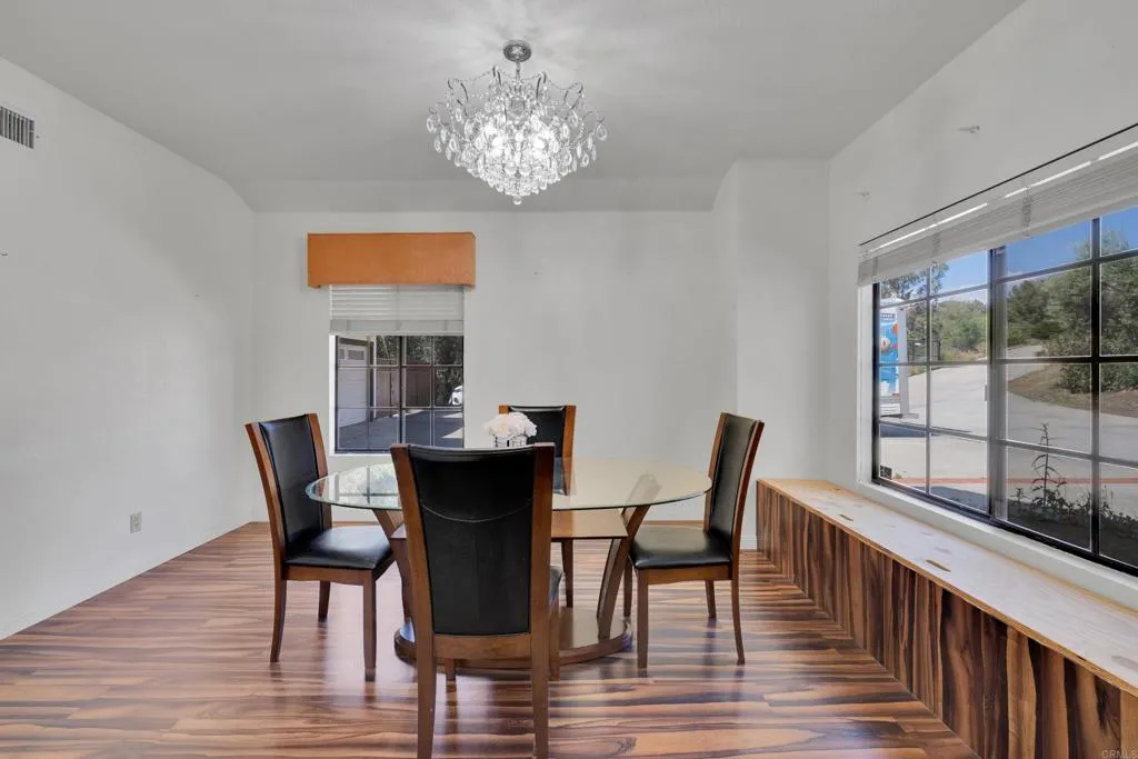 https://cdn.realtyfeed.com/cdn/127/306435915/42ecfb47670aaeb3a480c50584c20572.webp