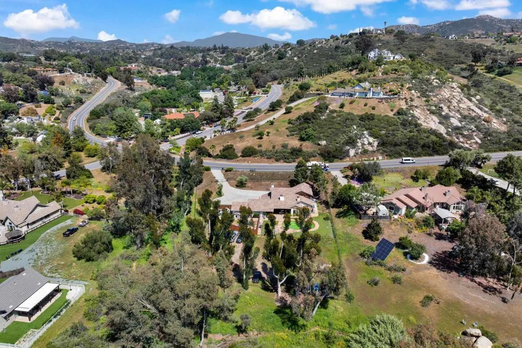https://cdn.realtyfeed.com/cdn/127/306435915/4468c0b66f4de8ced42ca7ff0bf6e7bf.webp