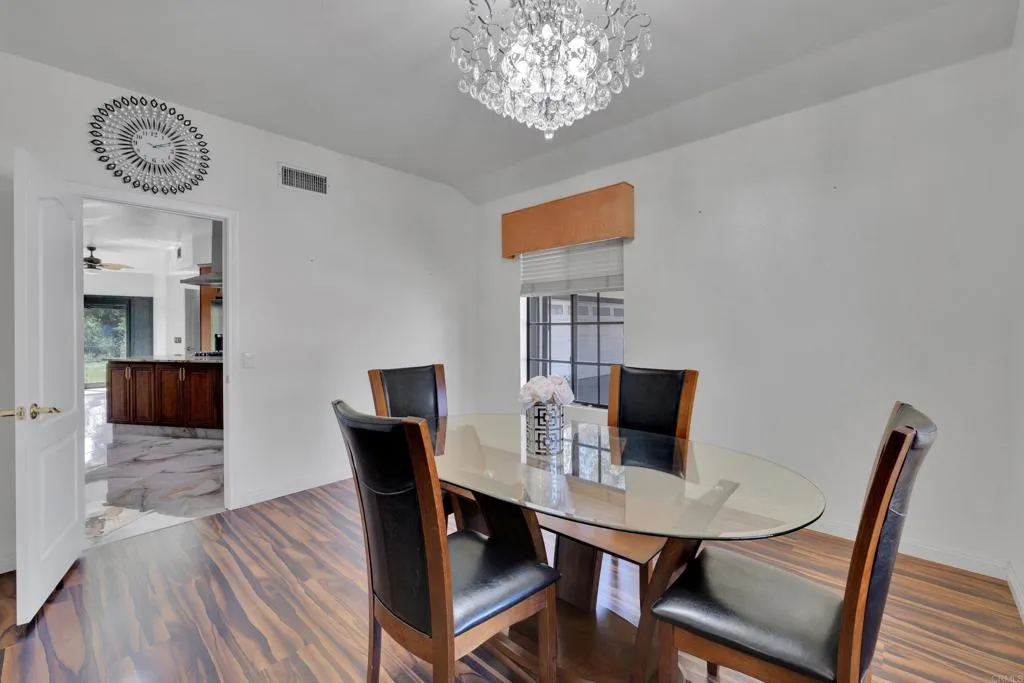 https://cdn.realtyfeed.com/cdn/127/306435915/7f2eb5dafa8a8bc68d7cb764c78f71c1.webp