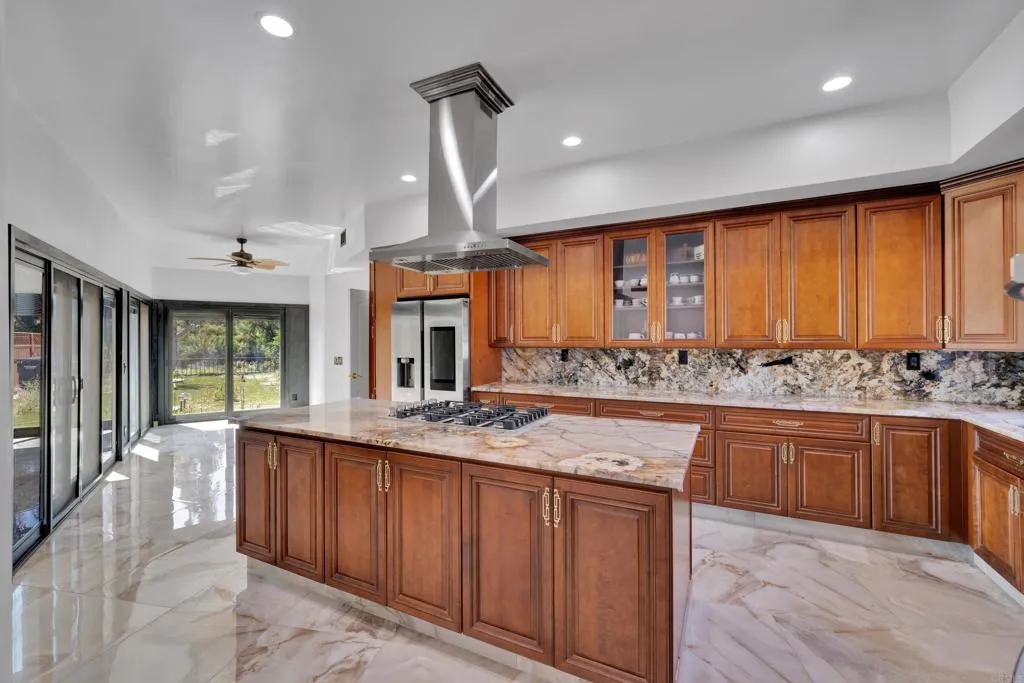 https://cdn.realtyfeed.com/cdn/127/306435915/a7c7cb2eccc2135de4d2878de0d307ab.webp