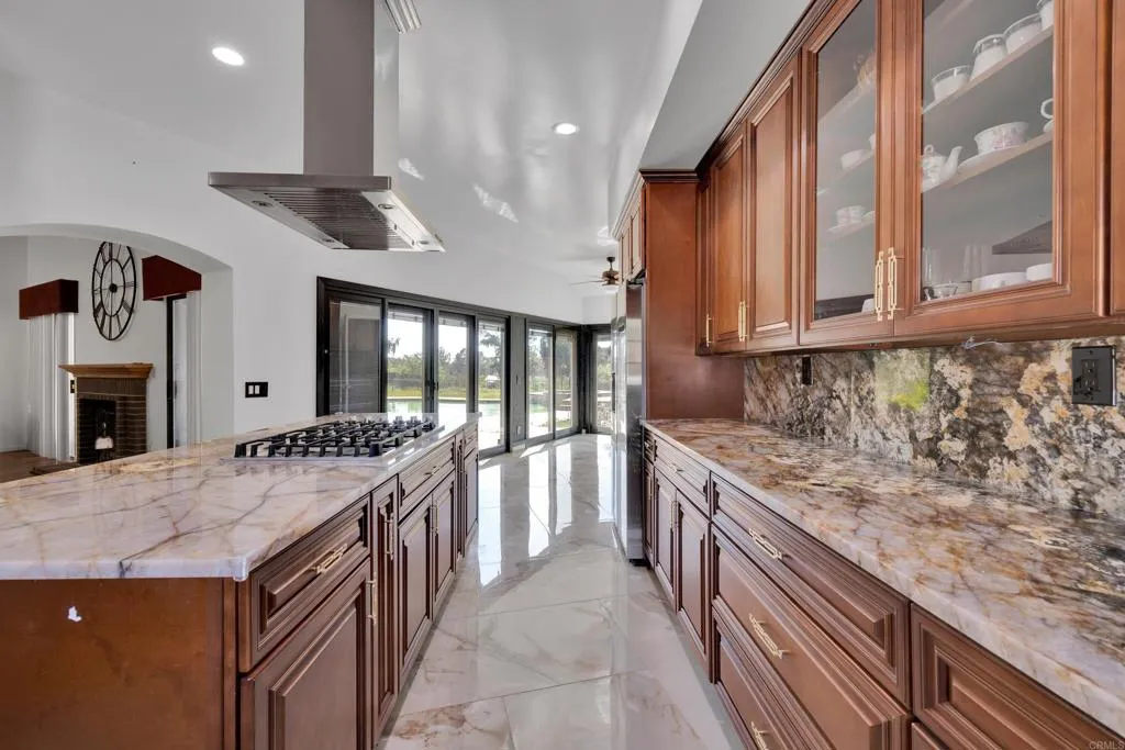 https://cdn.realtyfeed.com/cdn/127/306435915/a7f9d50d8eb211e68351a18fac8e15e8.webp