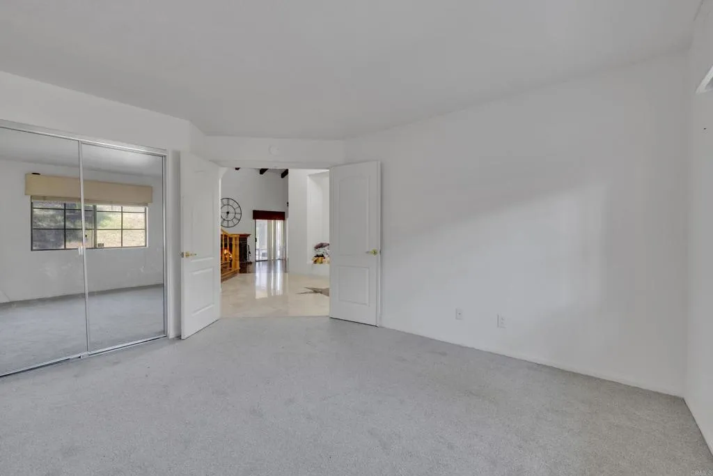 https://cdn.realtyfeed.com/cdn/127/306435915/bbe3bace68d39a6735d9b5547d51e19f.webp