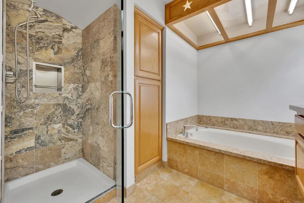 https://cdn.realtyfeed.com/cdn/127/306435915/d696a50c66c42fd90e5f00f9941a0f9c.webp