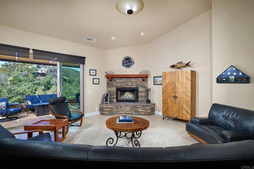 https://cdn.realtyfeed.com/cdn/127/306436016/4c001990a6cba682cb8739a19849ac3f.webp
