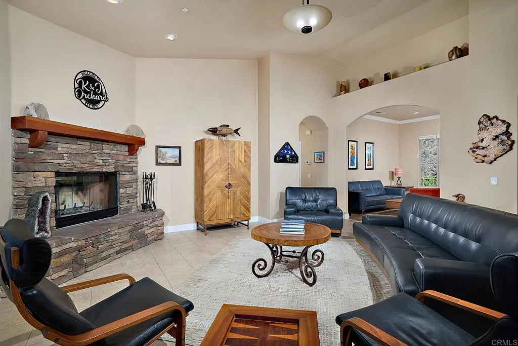 https://cdn.realtyfeed.com/cdn/127/306436016/b8597d71d2a210424e233667723e1224.webp