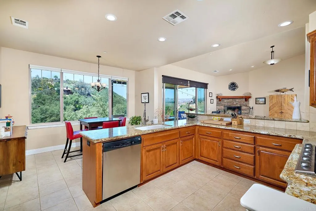https://cdn.realtyfeed.com/cdn/127/306436016/f1b3163d694d07fae8129dcf0980f1a8.webp