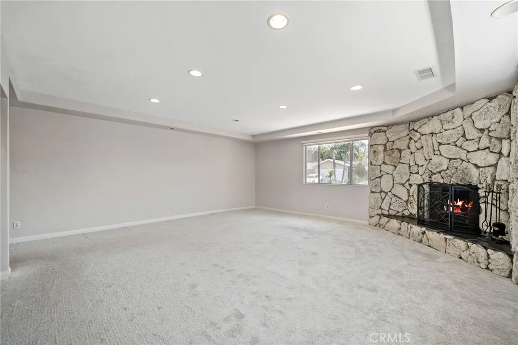 https://cdn.realtyfeed.com/cdn/127/306436182/31a1bcdb67d25a06da1317e3aa06fa9f.webp