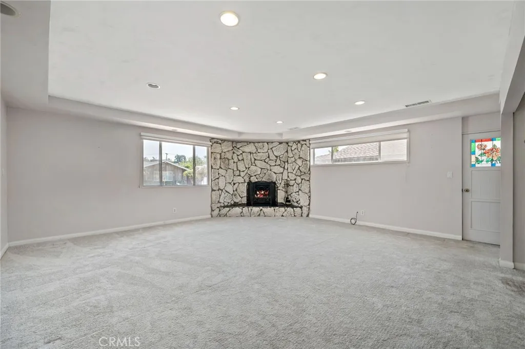 https://cdn.realtyfeed.com/cdn/127/306436182/6fce02d27c60eaf6f07960cc95dc9317.webp